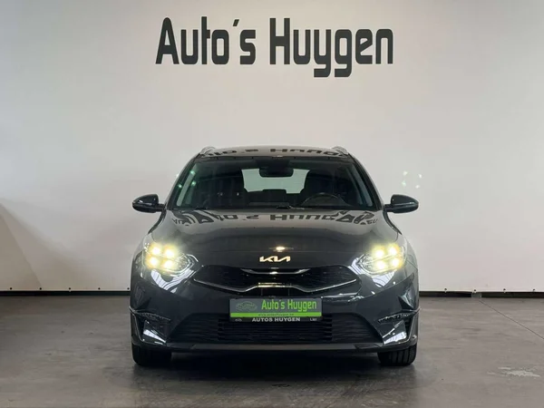 Kia Ceed SW (2023) — foto 10 van 17