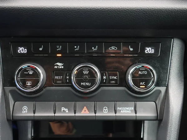 SKODA Kodiaq (2023) — foto 10 van 22