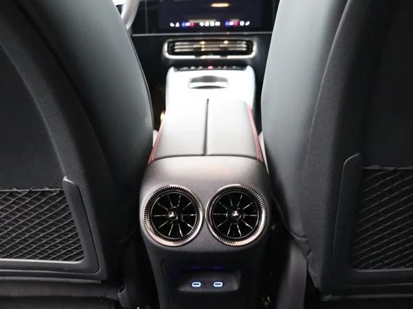 Mercedes-Benz CLA (2025) — foto 17 van 31