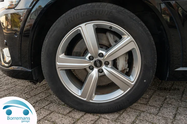 Audi e-tron (2022) — foto 32 van 33