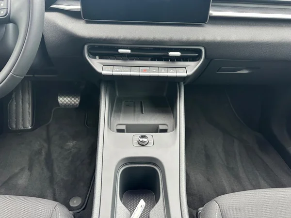 VOLKSWAGEN ID.Polo (2026) — foto 3 van 24