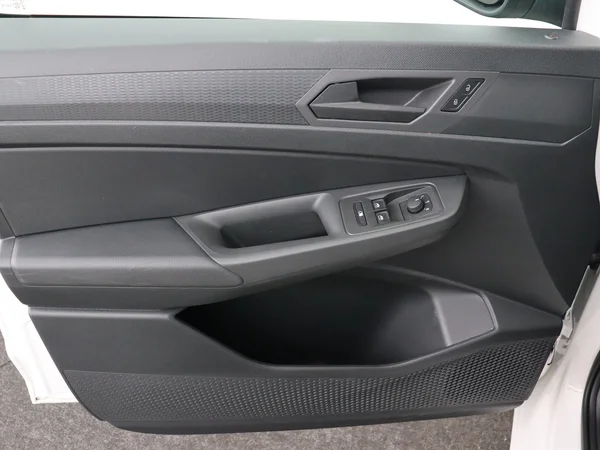 VOLKSWAGEN Caddy Maxi Van (2025) — foto 9 van 18