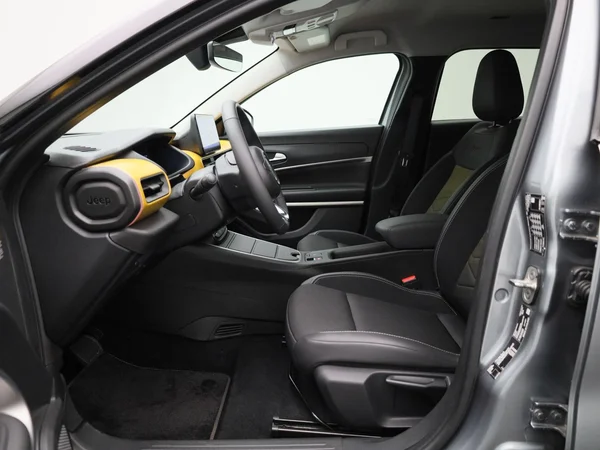 Jeep Avenger (2024) — foto 5 van 42