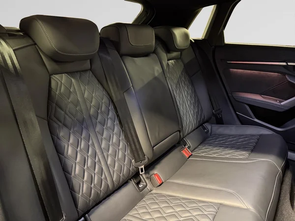AUDI A3 Alltstreet (2024) — foto 9 van 32