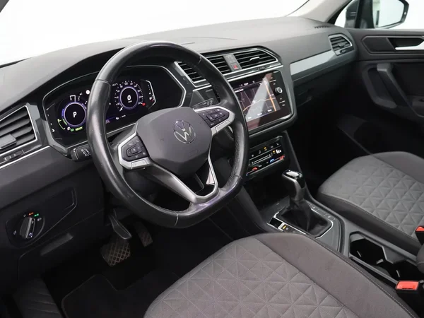 Volkswagen Tiguan (2022) — foto 27 van 29