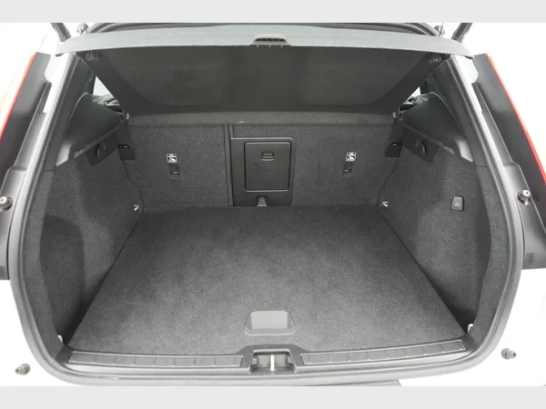 VOLVO XC40 (2021) — foto 15 van 32