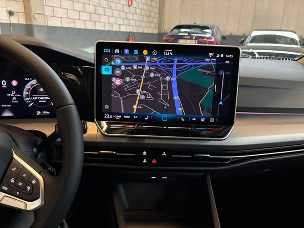 VOLKSWAGEN Golf VIII (2025) — foto 6 van 24