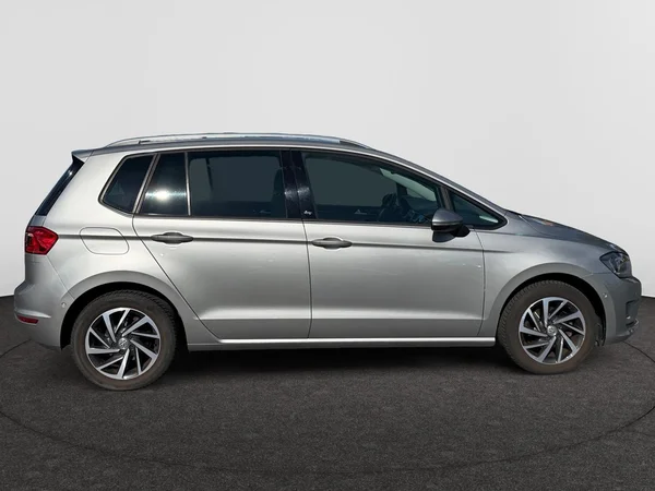 VOLKSWAGEN Golf Sportsvan (2017) — foto 17 van 20