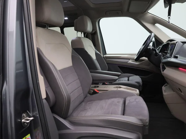 Volkswagen Multivan (2024) — foto 38 van 50