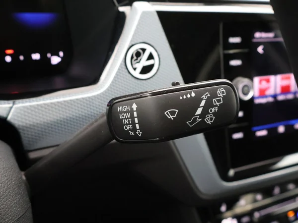 VOLKSWAGEN Touran (2025) — foto 19 van 31