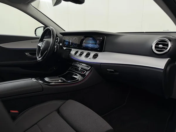 MERCEDES E 300 (2021) — foto 3 van 34