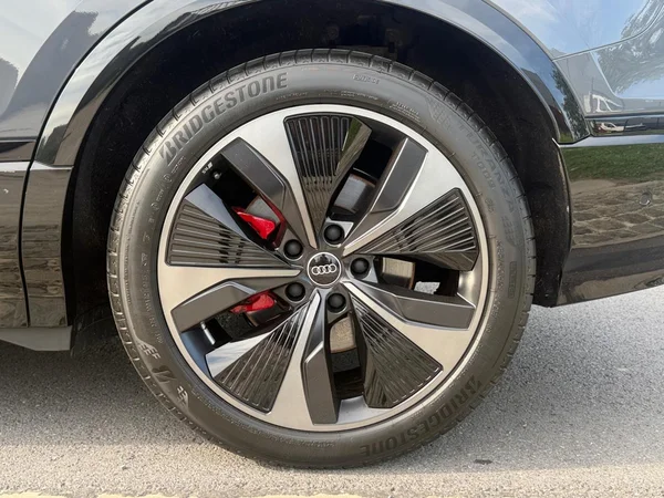 AUDI Q6 e-tron (2025) — foto 11 van 19