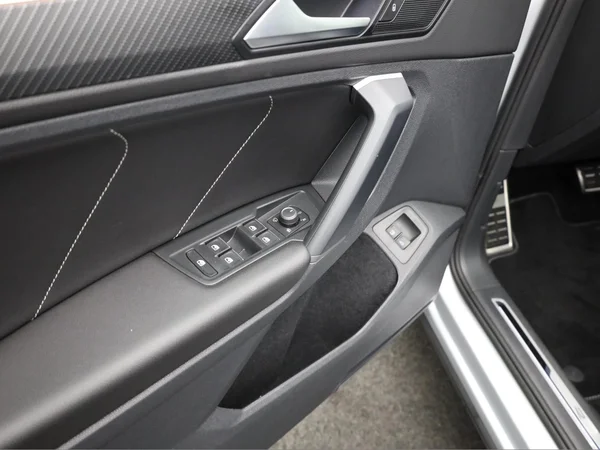 VOLKSWAGEN Tiguan eHybrid (PHEV) (2022) — foto 7 van 24