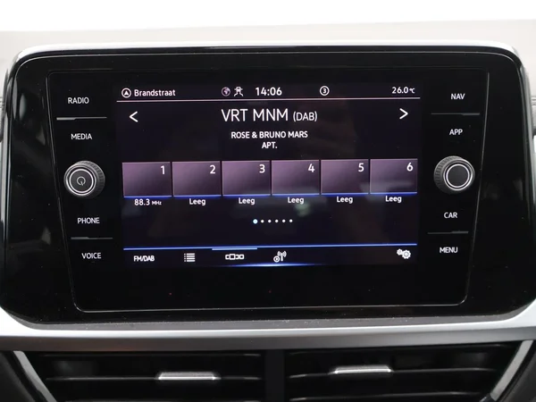 VOLKSWAGEN T-Roc (2023) — foto 6 van 25