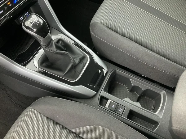 VOLKSWAGEN T-Roc (2024) — foto 36 van 36