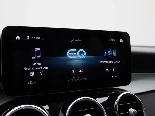 Mercedes-Benz GLC (2021) — foto 11 van 44