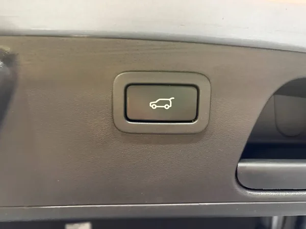 Jaguar E-Pace (2021) — foto 23 van 26