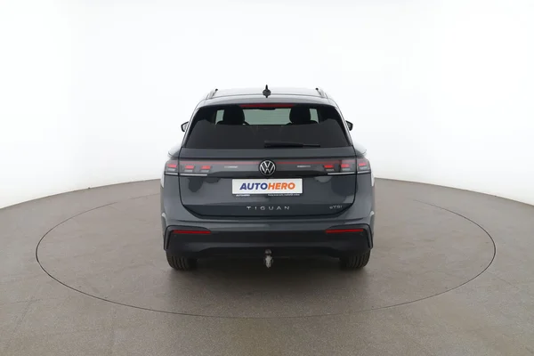 Volkswagen Tiguan (2024) — foto 11 van 16
