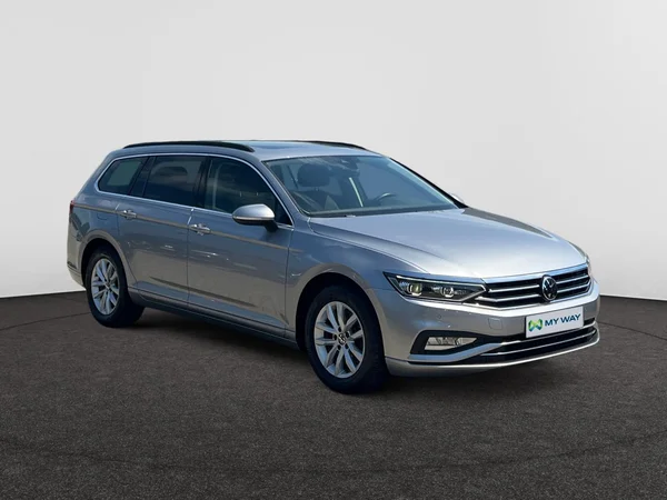 VOLKSWAGEN Passat Variant (2024) — foto 18 van 24
