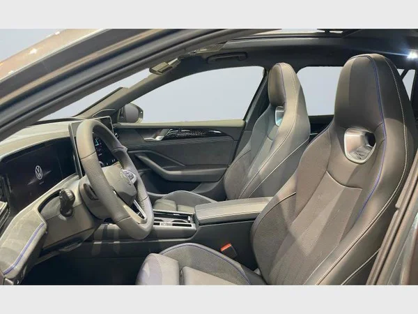 VOLKSWAGEN Passat SW (2026) — foto 2 van 21