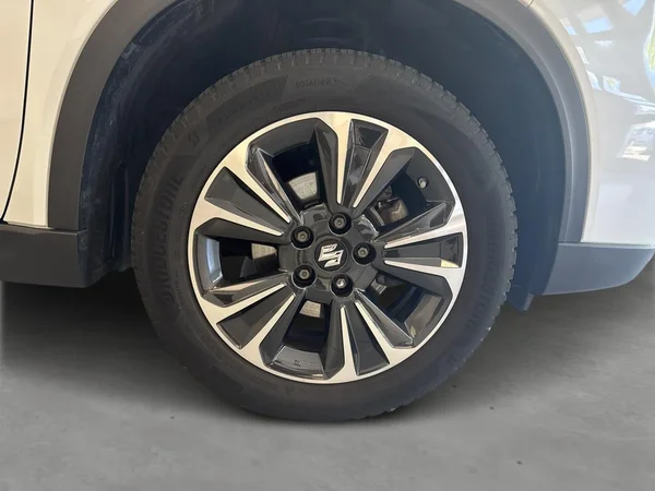 Suzuki Grand Vitara (2024) — foto 16 van 19