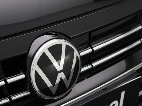 Volkswagen Arteon (2022) — foto 35 van 49