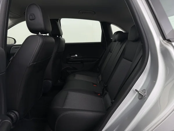 MERCEDES B 180 (2020) — foto 5 van 25