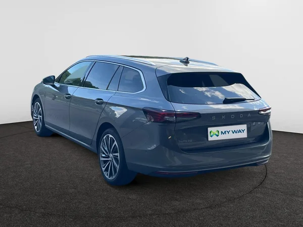SKODA Superb Combi (2025) — foto 12 van 21