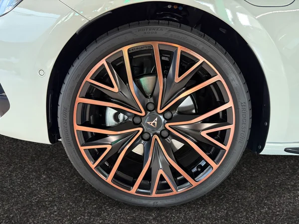 CUPRA Leon ST e-Hybrid (PHEV) (2025) — foto 10 van 19