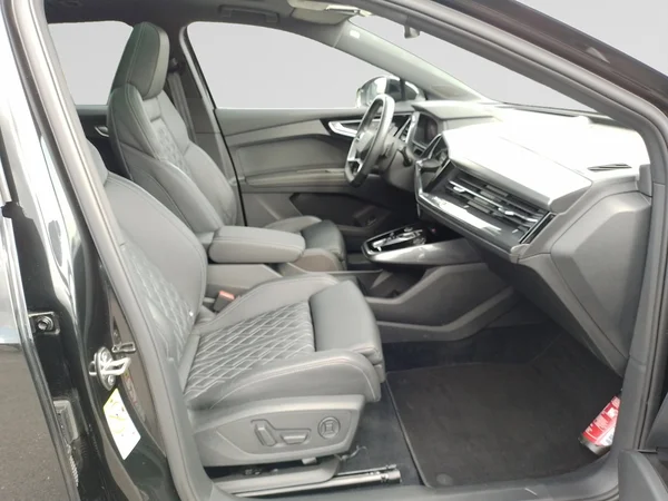 AUDI Q4 e-tron (2021) — foto 16 van 25
