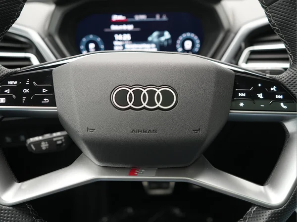 AUDI Q4 e-tron (2025) — foto 16 van 30
