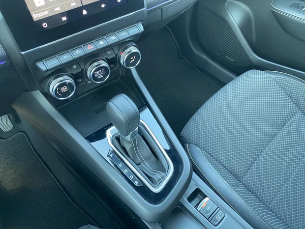 Renault Arkana (2025) — foto 2 van 20