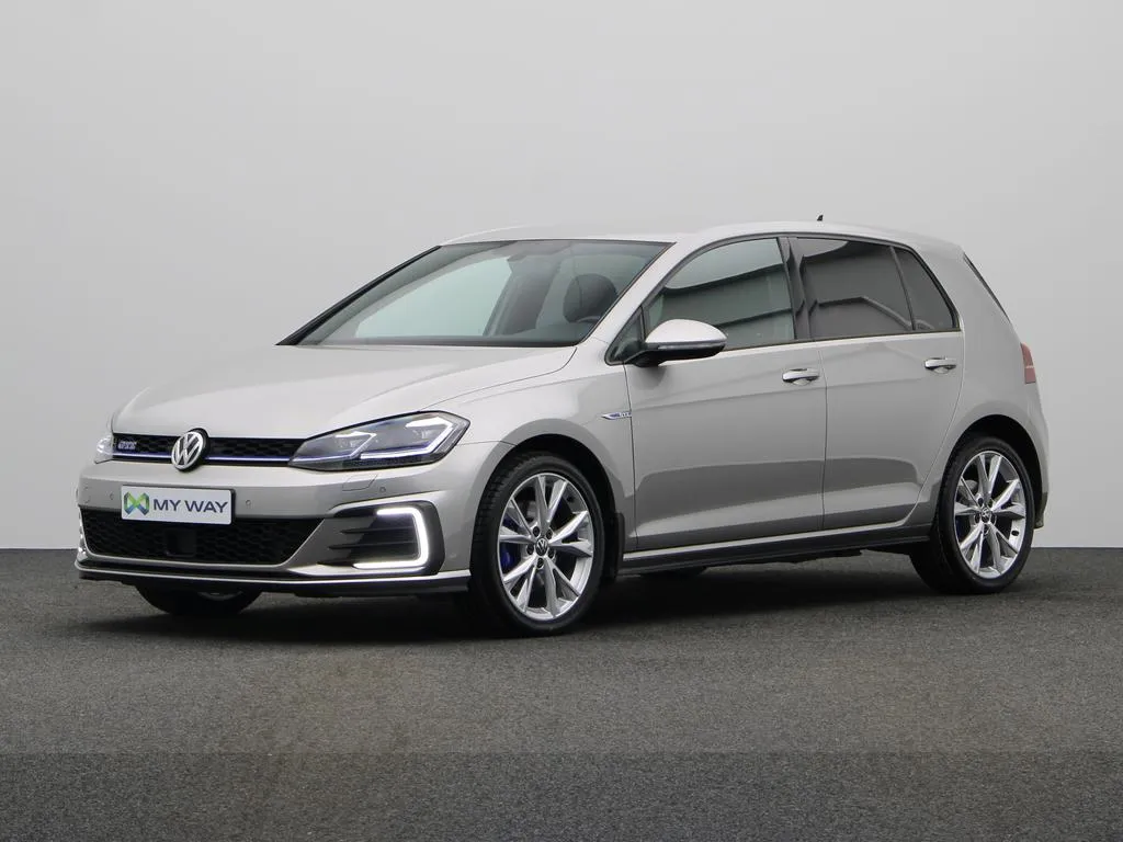VOLKSWAGEN Golf VII GTE 1122_102465_2020