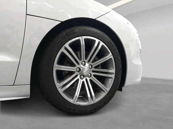 Peugeot RCZ (2014) — foto 21 van 24