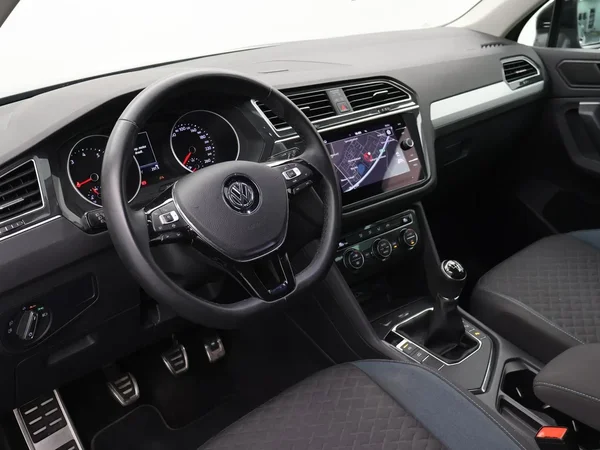 Volkswagen Tiguan (2020) — foto 3 van 29
