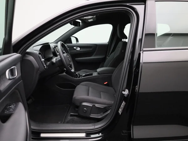 Volvo XC40 (2023) — foto 41 van 41