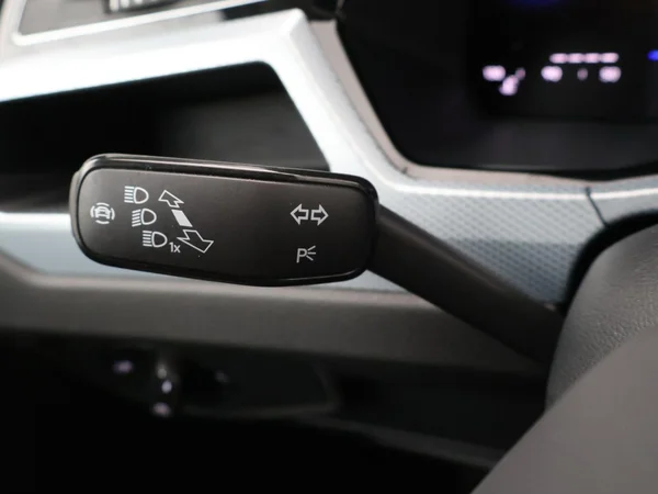 VOLKSWAGEN Touran (2025) — foto 16 van 29