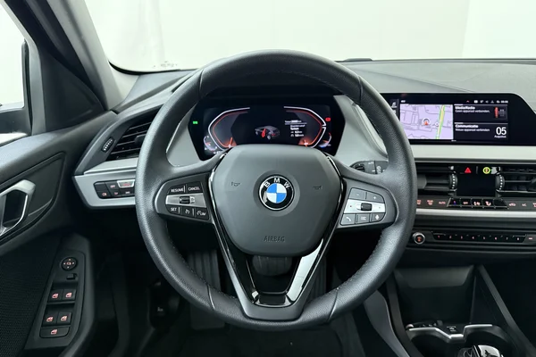 BMW 116i (2025) — foto 15 van 16