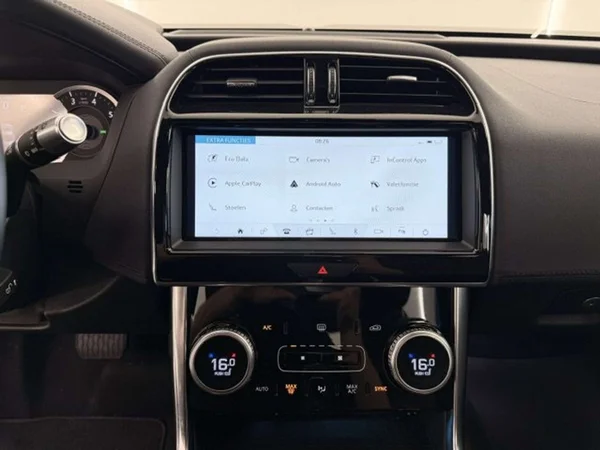 Jaguar XE (2020) — foto 8 van 20