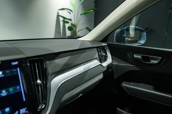 Volvo XC60 (2020) — foto 22 van 32