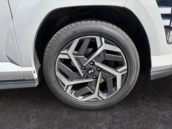HYUNDAI Kona HEV (2023) — foto 2 van 31