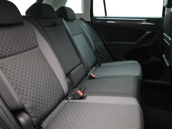VOLKSWAGEN Tiguan (2019) — foto 13 van 20