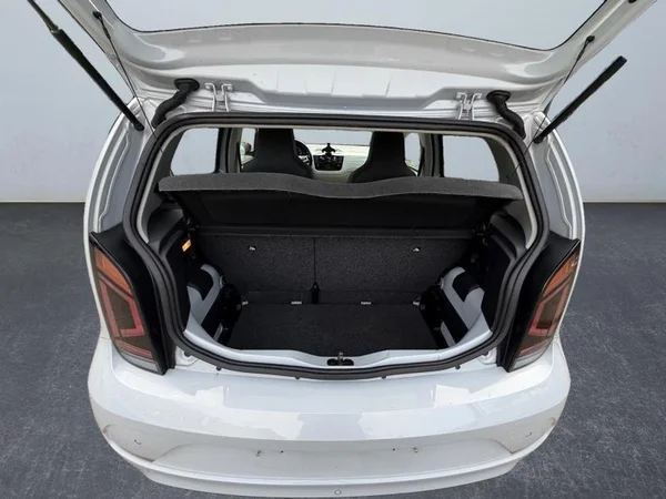 VOLKSWAGEN Up! (2017) — foto 14 van 27