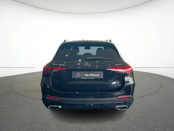 Mercedes-Benz GLC (2024) — foto 17 van 19