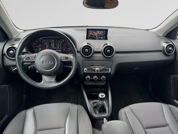 AUDI A1 Sportback (2016) — foto 2 van 24