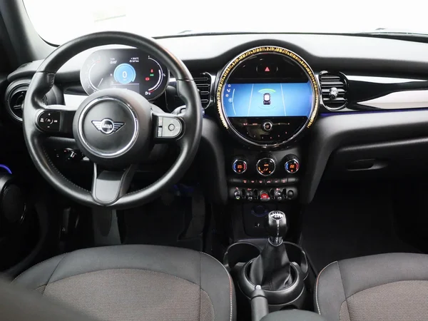 MINI One (2022) — foto 29 van 31