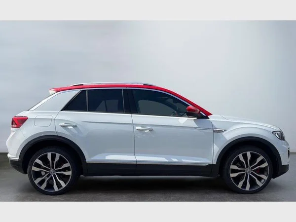 Volkswagen T-Roc (2018) — foto 26 van 29