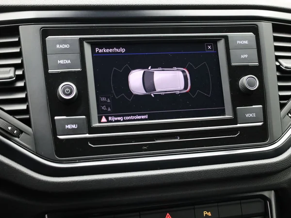 VOLKSWAGEN T-Roc (2019) — foto 4 van 17