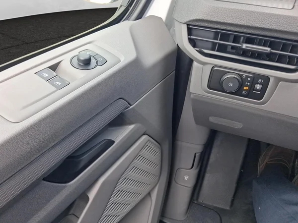 VOLKSWAGEN Transporter T7 30 Fou Lwb Dsl (2026) — foto 11 van 21