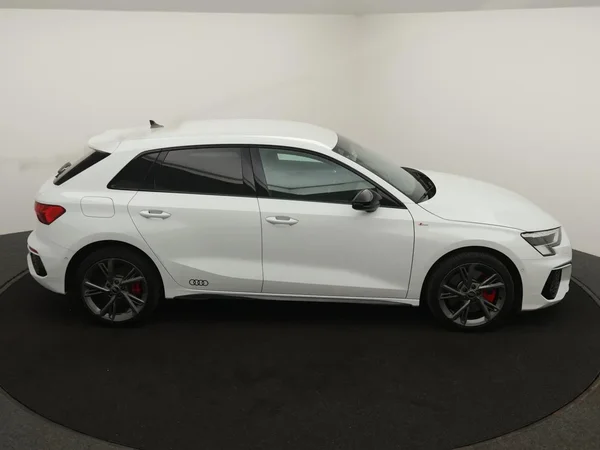 Audi A3 (2023) — foto 22 van 26